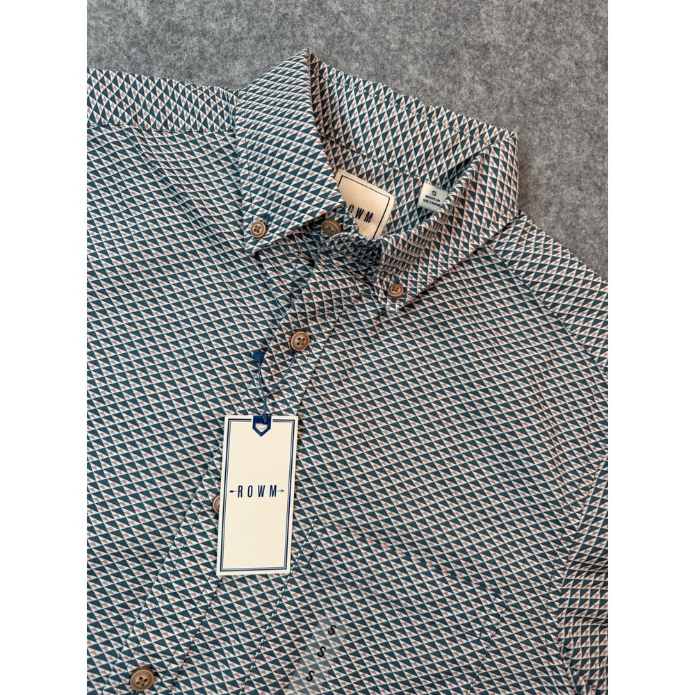 ROWM Mens Small Short Sleeve Button Down Shirt Geometric Triangle Print NWT Blue